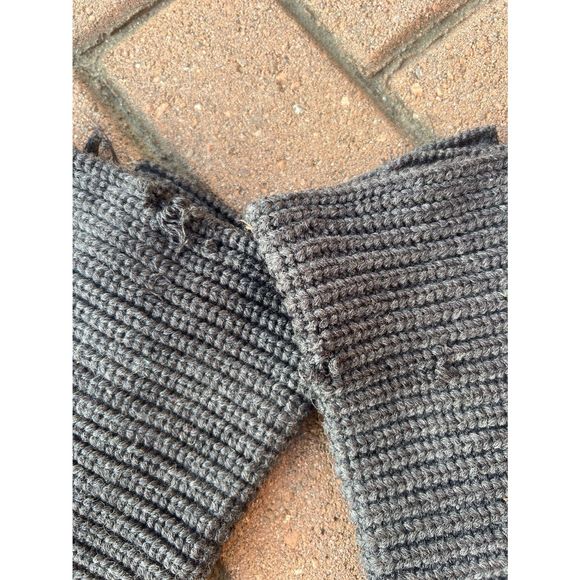 Ugg Boots knit fringe grey good condition size 9 - Picture 9 of 9